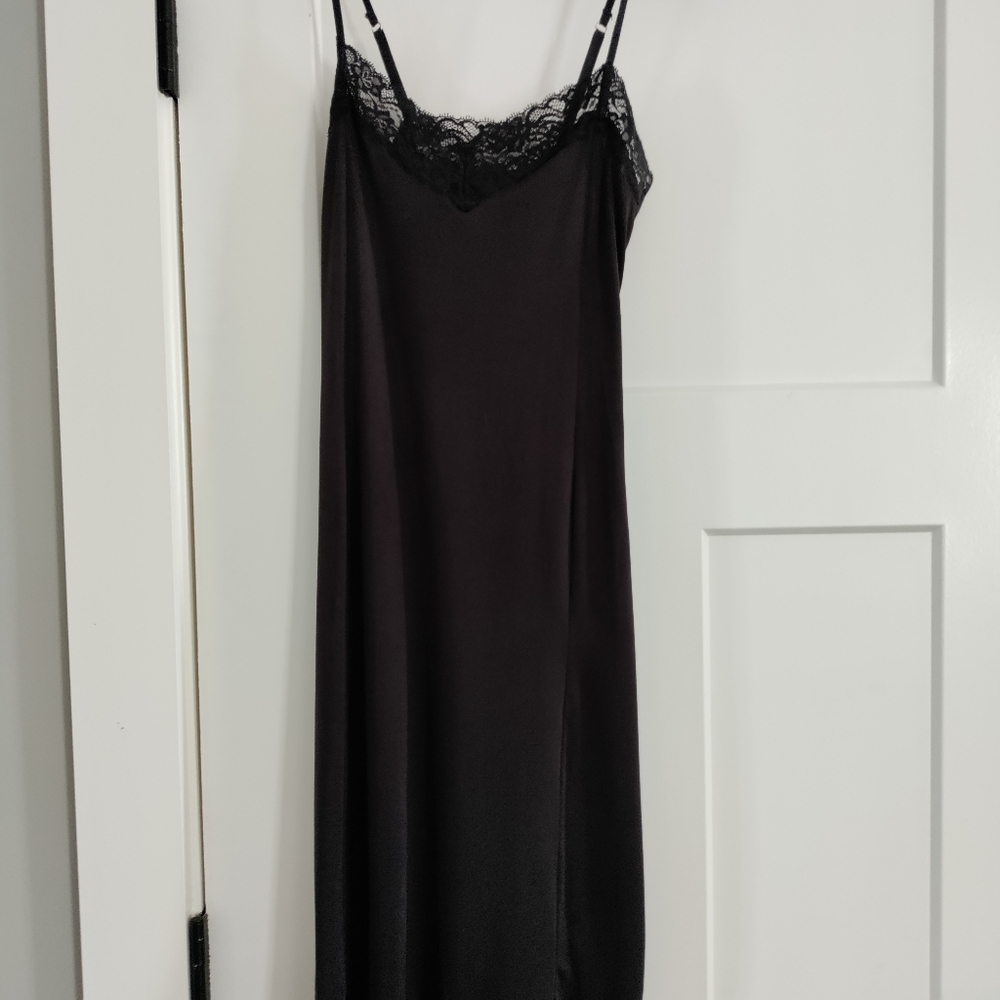Women's black slip